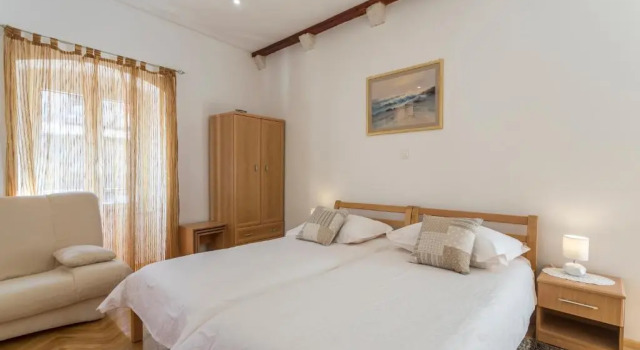 Carrara Accommodation, Prenota Hotel Splitska 