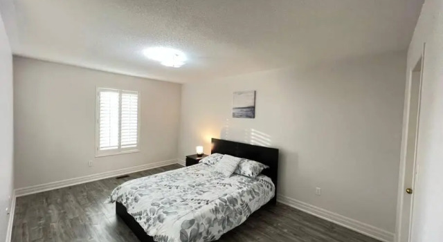 Beautiful Vacation Home near Toronto Airport, Varaa Hotelli Mississauga 