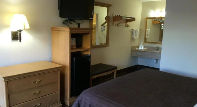 Люкс Americas Best Value Inn Near Downtown Nashville