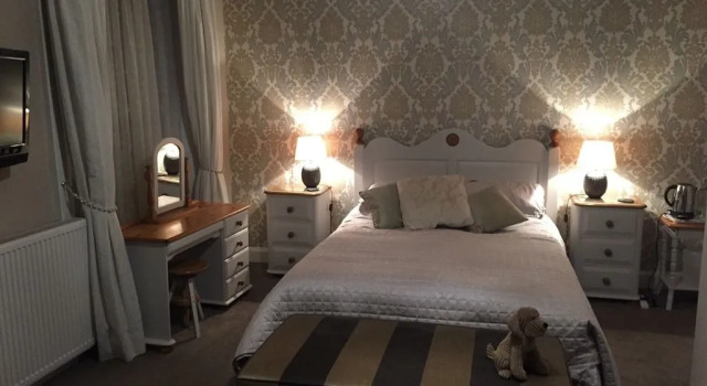 Rosedale Guest House, Забронировать Гостевой дом Отели Ричмонд с парковкой, рядом с Развлекательный центр The Station, Парковка