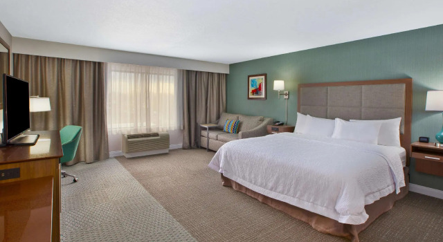 Двухместный номер Standard Hampton Inn & Suites Alliance