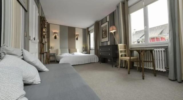 Номер Deluxe Chambres dhôtes La Villa des Fleurs