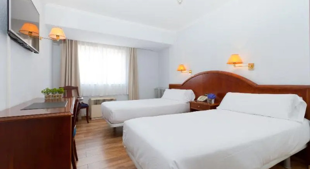 Номер Standard с балконом Hotel Príncipe de Asturias