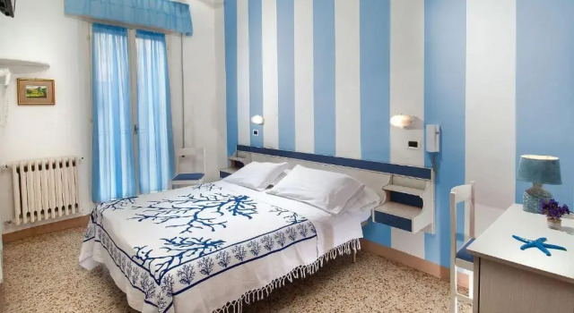 Двухместный номер Standard с балконом Hotel Cheri