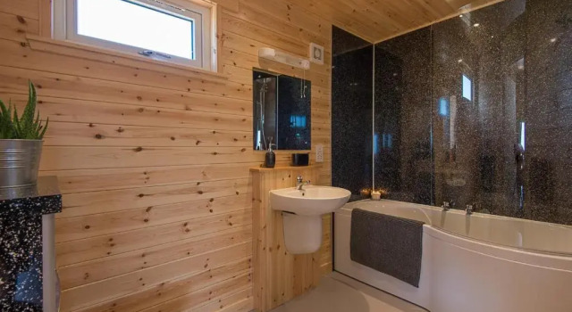 The Chalet, Holidays For All, Prenota Chalet Dunbar 