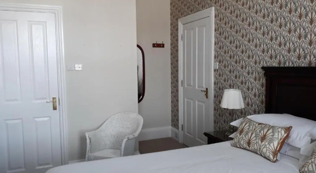Номер Standard Breakers Guest House