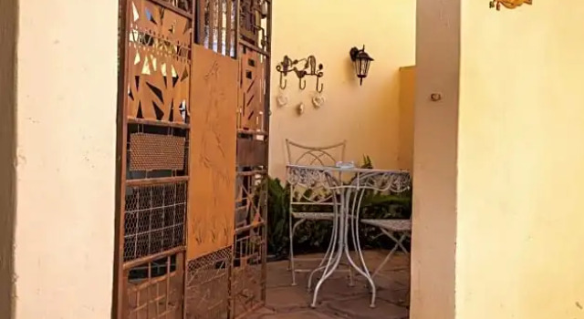 Be My Guest, Забронировать Гостевой дом Отели Апингтон с бассейном, рядом с Kalahari Mall, Бассейн