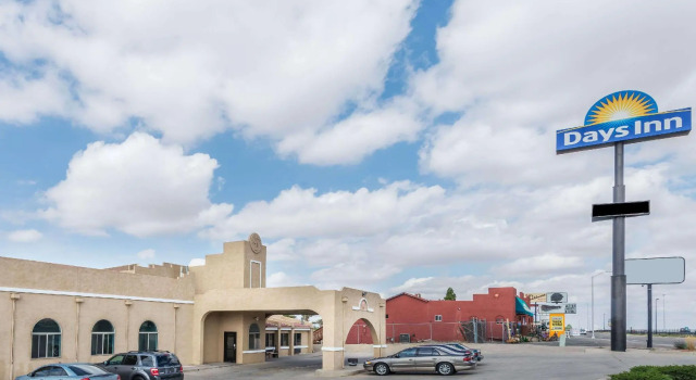Номер Standard Days Inn by Wyndham Pueblo