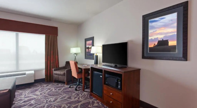 Номер Standard с балконом и с видом на воду Hampton Inn Seattle/Everett Downtown
