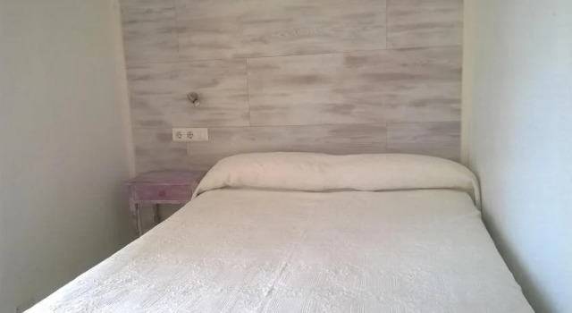 Hostal Paris Ciutadella, Забронировать Отель Сьюдадела Менорка, рядом с Порт Сьюдадела-де-Менорка