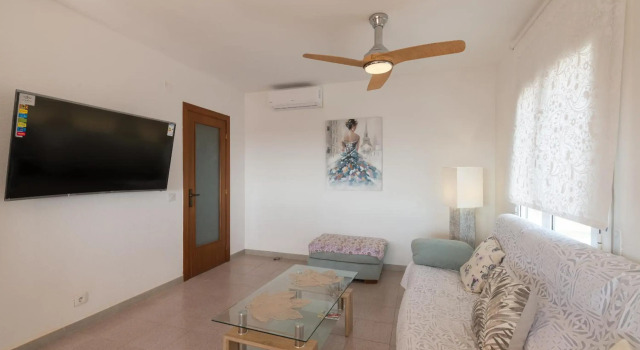 Unter den Linden, Rezervasyon Otel El Vendrell El Baix Penedès