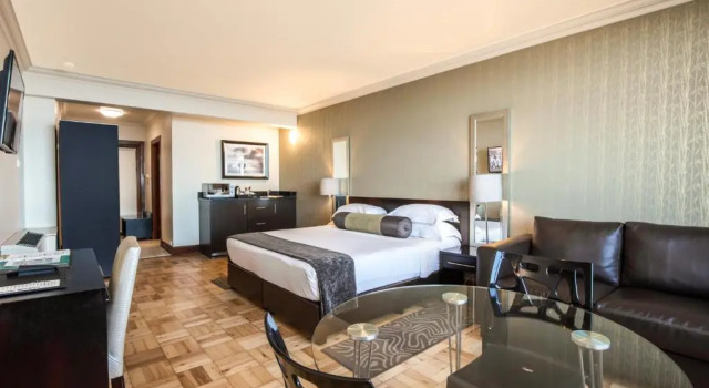 Двухместный номер Standard Belaire Suites Hotel