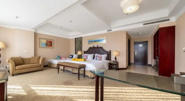 Семейный номер Standard с красивым видом из окна Grand Hoya Hotel