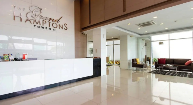 Elegant 2BR Apartment in Upscale Fort BGC Fast Wifi, Забронировать Апартаменты/квартира Тагиг 