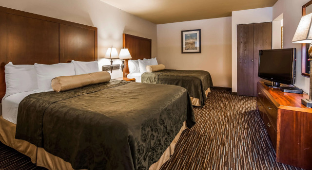 Четырёхместный номер Standard Best Western Salbasgeon Inn & Suites