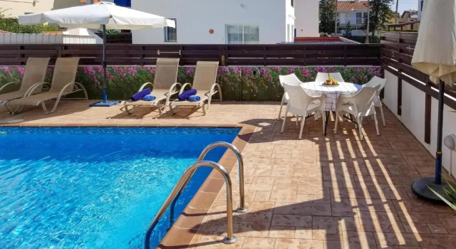 Villa Charlotte, Забронировать Вилла Отели Паралимни 4 звезды, 4*
