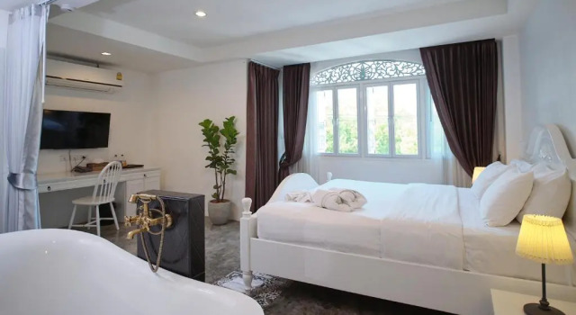 Двухместный номер Deluxe с балконом Nidhra Lanna Hotel Chiang Mai