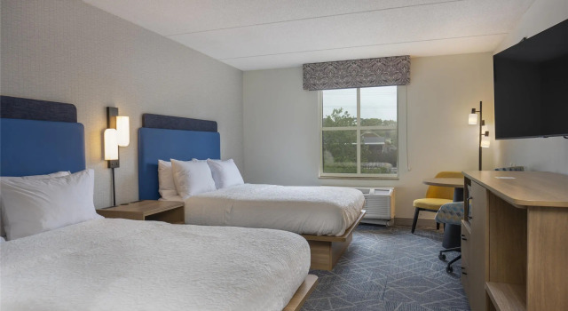 Четырёхместный номер Standard Hampton Inn & Suites Williamsburg Historic District