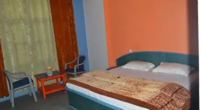 Malari Inn, Book Hotel Hoteller i Auli med parkering, Parkering