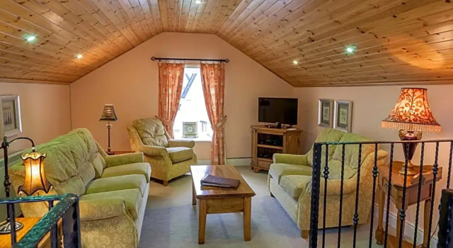 Коттедж с видом на сад East Clare Golf Village