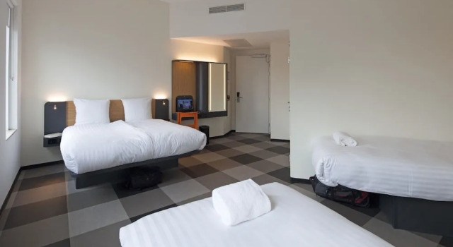 Четырёхместный семейный номер Standard easyHotel The Hague Scheveningen Beach