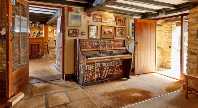 The Crown Inn, Church Enstone, Забронировать Отель Чиппинг-Нортон Оксфордшир