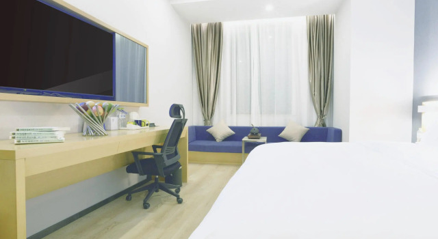 Двухместный номер Standard Holiday Inn Express Jinan Exhibition Center by IHG