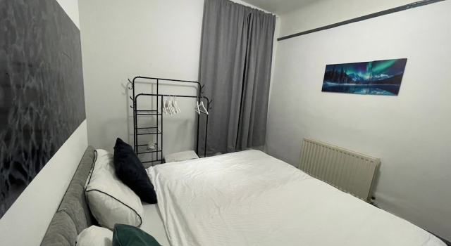 Large 4-bed Home, Free Parking, Near City Center, Забронировать Отель Отели Англии 3 звезды, 3*