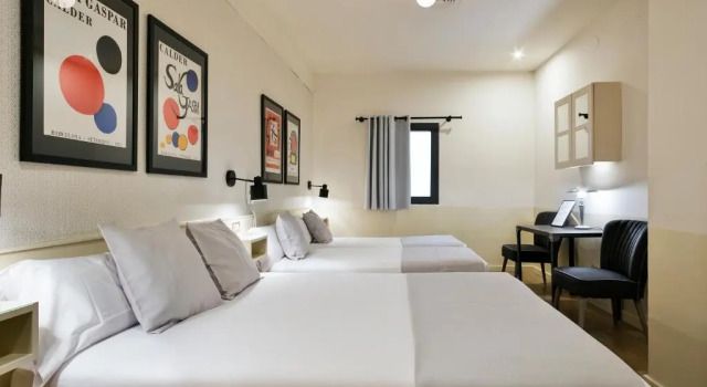 Четырёхместный номер Hotel El Call