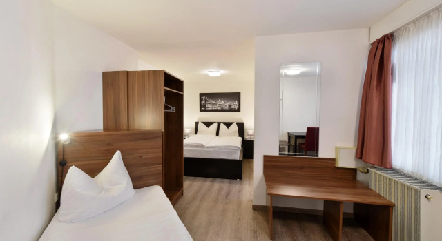 Трёхместный номер Standard Hotel Schumacher Düsseldorf