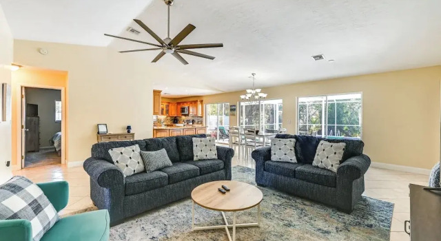 Коттедж Hot Tub & Outdoor Pool: Bonita Springs Getaway!