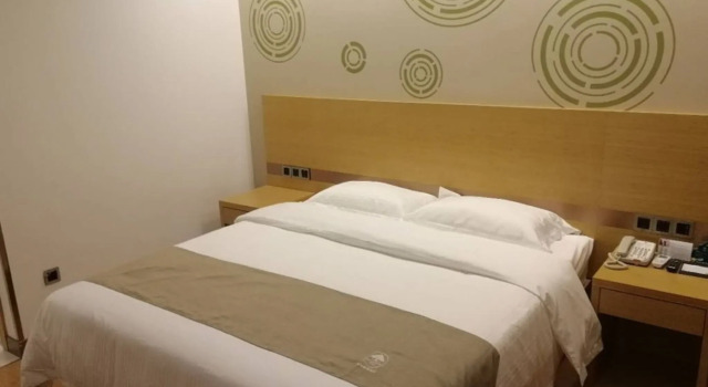 Двухместный номер Standard GreenTree Inn Suzhou Kunshan Dongcheng Road International Exhibition Express Hotel