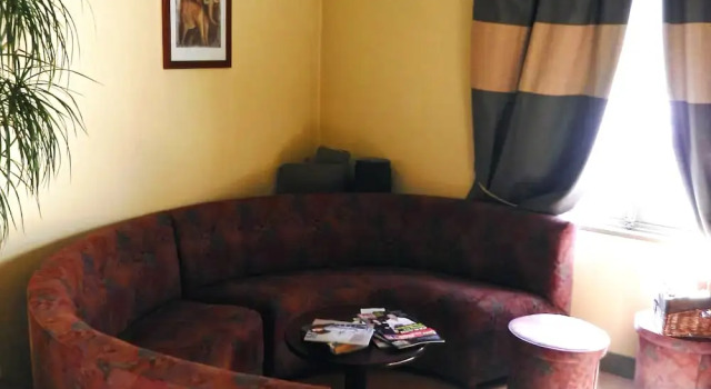 Larpege, Book Hotel  