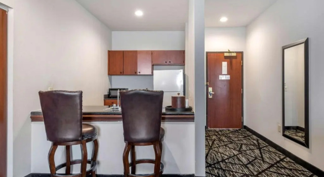 Люкс Best Western Plus McKinney Inn and Suites