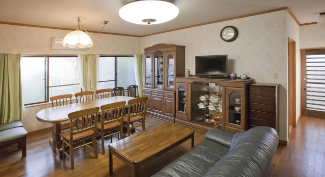Коттедж с 3 комнатами Dormitory Sandanya Guesthouse