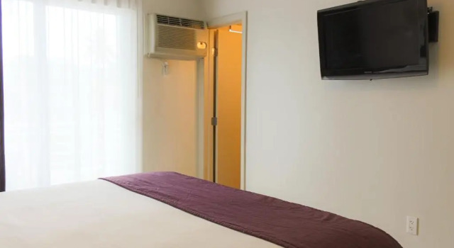 Двухместный номер Standard Collins Hotel