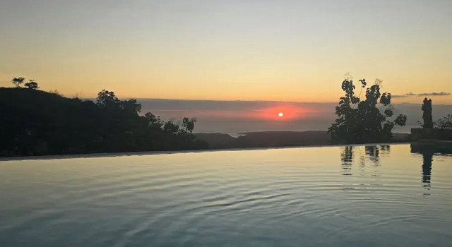 Двухместный номер Deluxe с балконом и с видом на море Dudu Cottage Nusa Penida