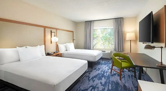 Четырёхместный люкс Fairfield Inn & Suites by Marriott Tampa Riverview