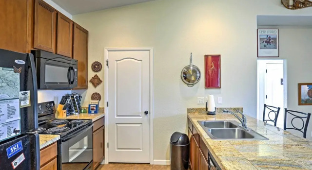 Апартаменты 18 Mi to Winter Park: Granby Condo w/ Covered Deck