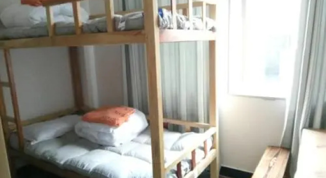 En Shi Wen Dao Youth Hostel, Prenota Ostello Hotel a Enshi Prefecture con parcheggio, Parcheggio