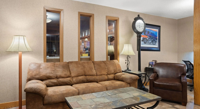 Days Inn by Wyndham Spearfish, Забронировать Отель Спирфиш Black Hills National Forest, рядом с Matthews Opera House &amp; Arts Center