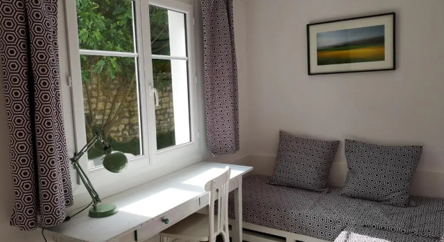 Un jardin sur le toit - Saintes, Rezerwuj Apartament Hotele w Charente-Maritime z parkingiem, Parking