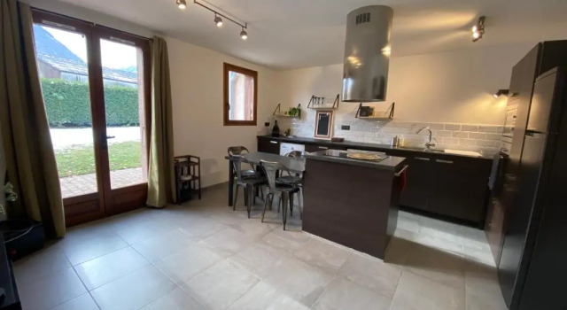 Апартаменты Appartement douillet, proche gare, terrasse, cave