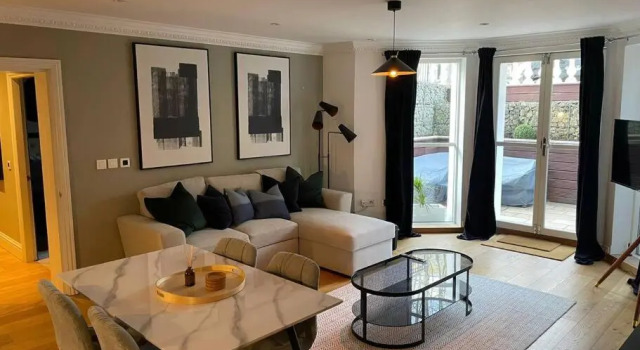 Апартаменты c 1 комнатой Stunning Apartment by The Leas, West End