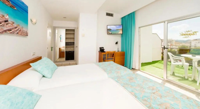 Двухместный номер с балконом Hotel Tropical