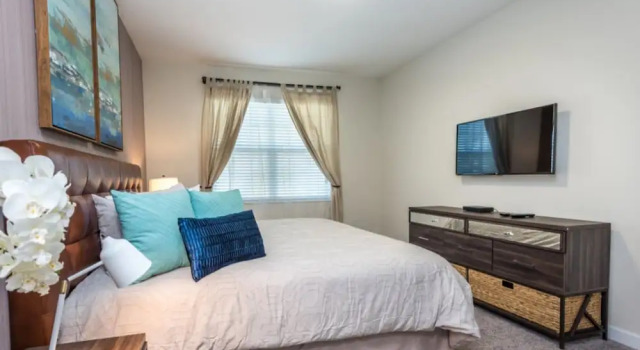 6 Bedroom 5 Bathroom Vacation Home