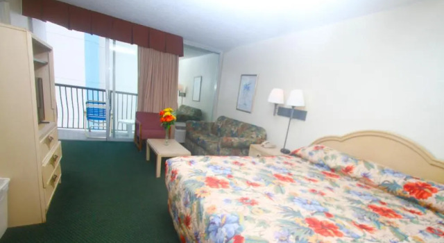 Четырёхместный номер Standard с видом на океан Boardwalk Beach Resort