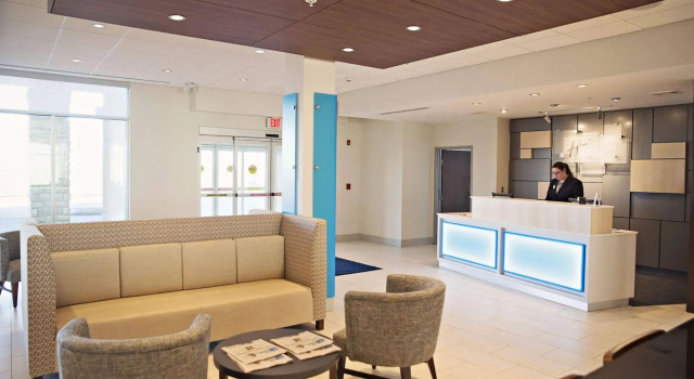 Holiday Inn Express & Suites Rantoul by IHG, Rezervați Hotel Rantoul 