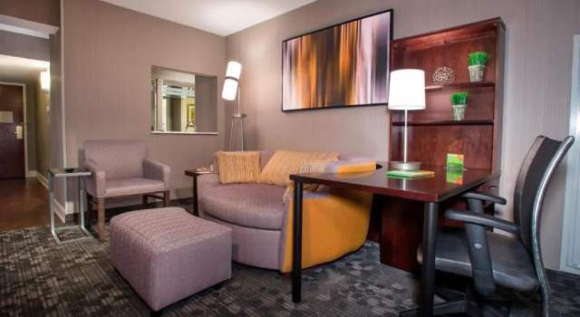 Люкс Courtyard by Marriott Tysons McLean