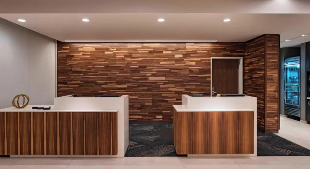 Courtyard Houston Sugar Land/Lake Pointe, Book Hotel Hoteller i Houston med parkering, Parkering